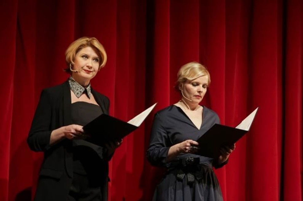 Voditeljici uvodne slovesnosti Vesna Pernarčič in Vesna Slapar. (foto: Saša Despot/Mediaspeed)