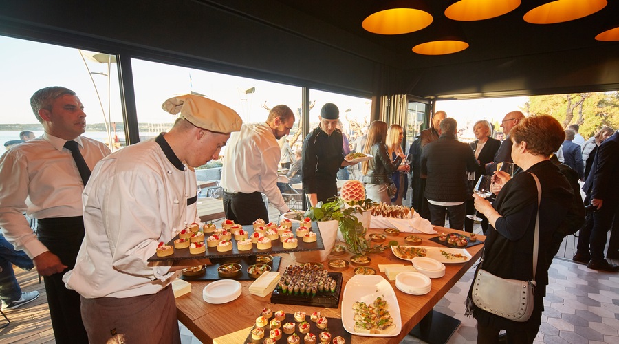 Koper je bogatejši za mediteransko restavracijo Savor, ki jo dnevno oskrbujejo lokalni ribiči! (foto: Savor, Press)