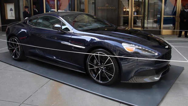 Bondov Aston Martin iztržil na dražbi skoraj pol milijona dolarjev (foto: profimedia)