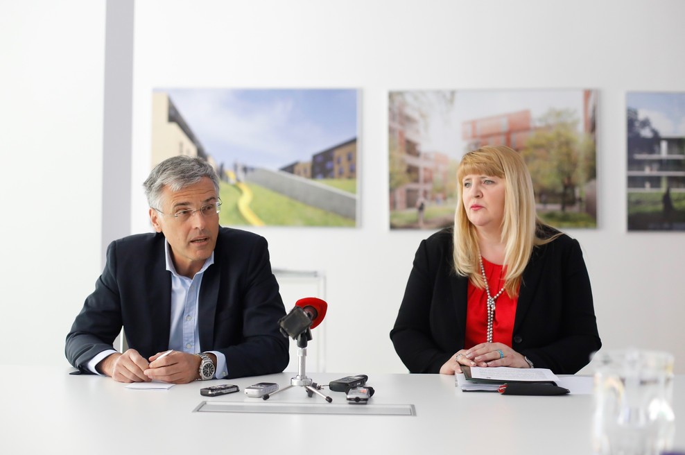 Direktor SSRS mag. Črtomir Remec in pomočnica direktorja SSRS mag. Mojca Štritof-Brus. (foto: Anže Krže, Mediaspeed)