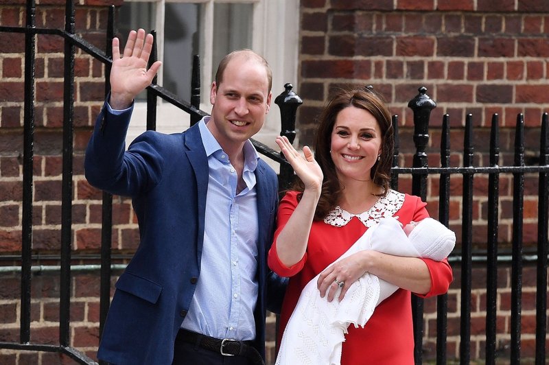 Kate Middleton se je s to gesto pred porodnišnico poklonila pokojni princesi Diani (foto: Profimedia)