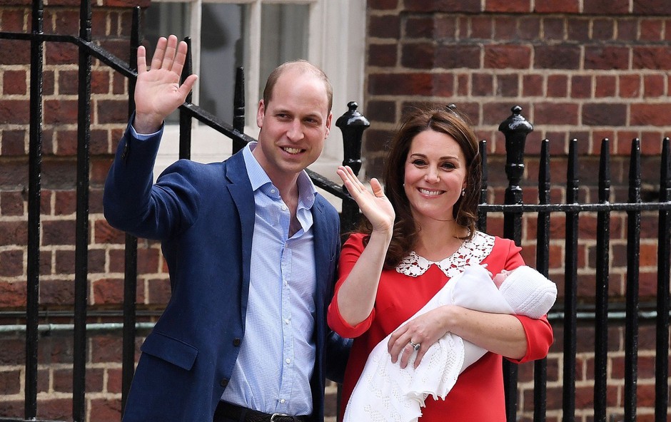 Kate Middleton se je s to gesto pred porodnišnico poklonila pokojni princesi Diani (foto: Profimedia)
