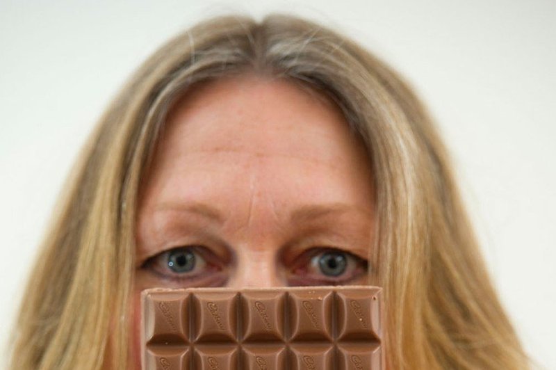 Nemka poskušala ukrasti več kot 9 kilogramov čokolade iz supermarketa (foto: profimedia)