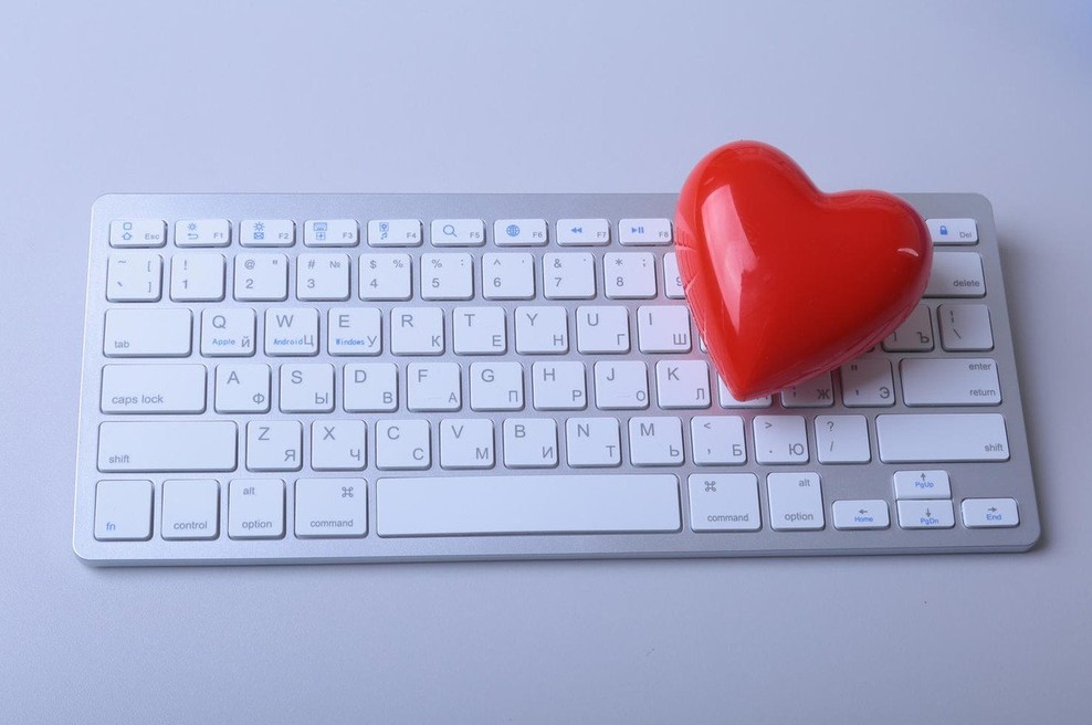 Facebook kmalu z aplikacijo za zmenke! (foto: profimedia)