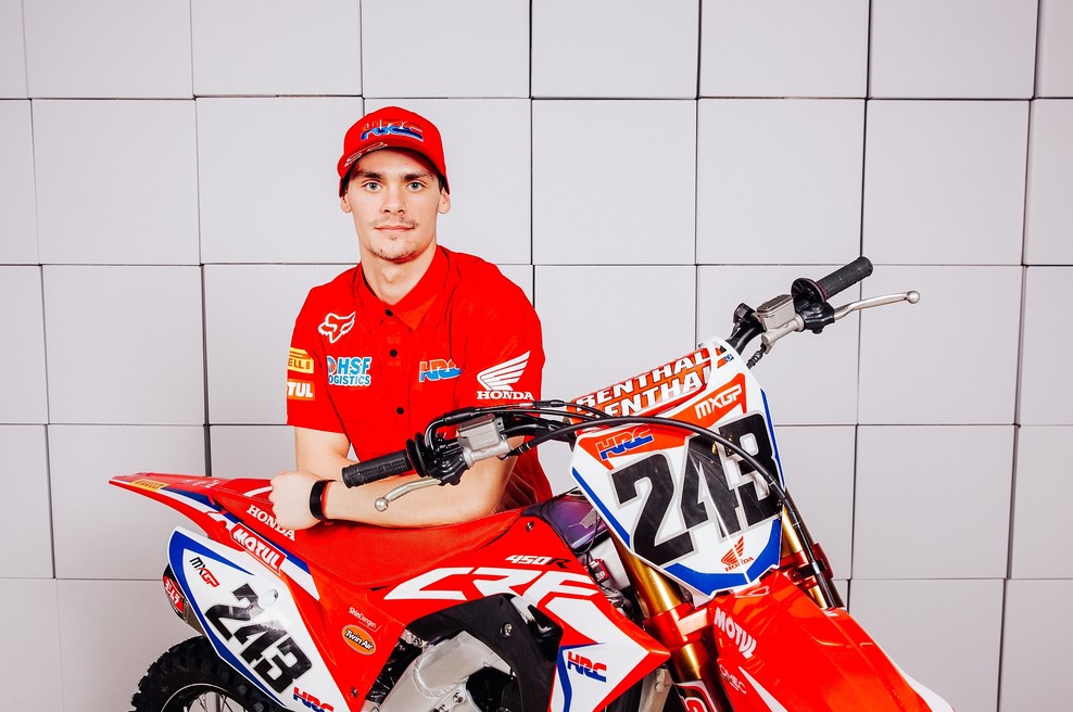 V Škednju je skupno tekmovalo več kot 130 motokrosistov iz Slovenije in sosednjih držav, ponovno je slavil Tim.  (foto: Marko Delbello Ocepek)