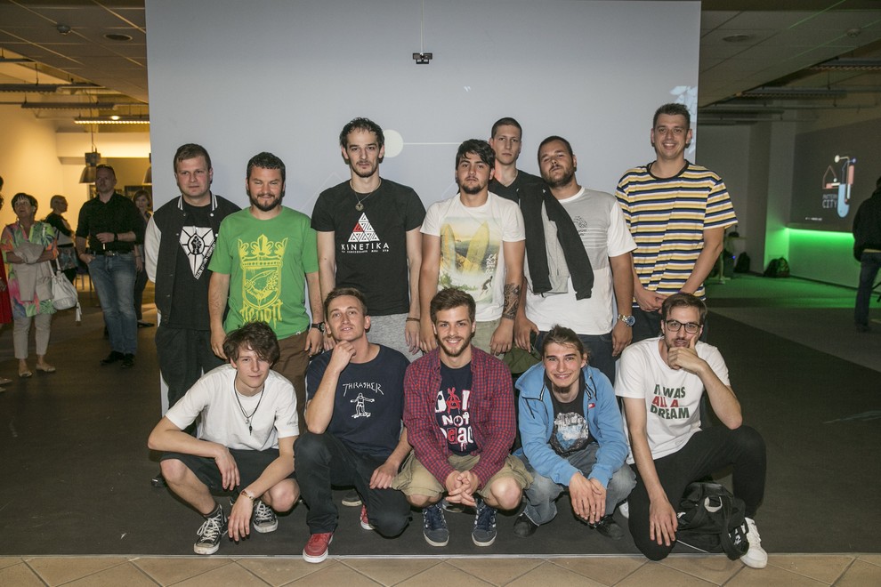 Hip hop umetniki na prvem znanstvenem raperskem performansu v Sloveniji.