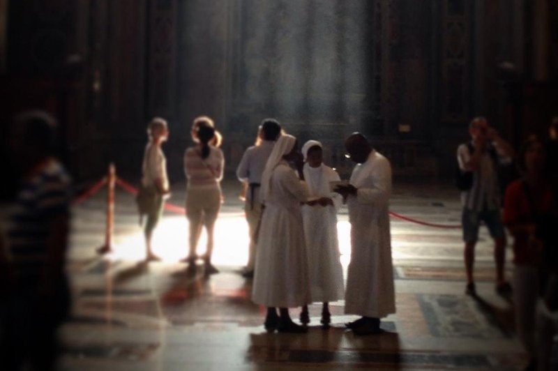 Redovnice bodo odslej tvitale po novih papeževih smernicah! (foto: profimedia)