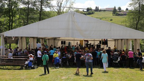 Vseslovensko srečanje članov društev Zveze Sonček in 35 obletnica Sončka na Dolenjskem