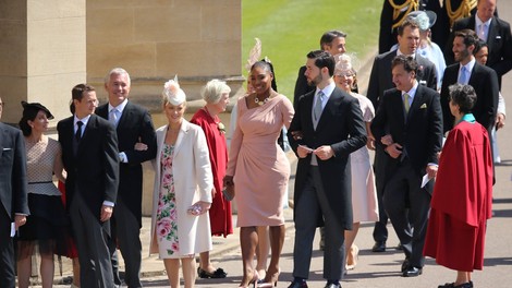 Ne boste verjeli, kakšne čevlje je na kraljevi poroki nosila Serena Williams