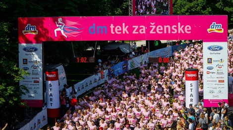 13. dm tek za ženske: več kot 7.000 tekačic je preplavilo ljubljanski park Tivoli