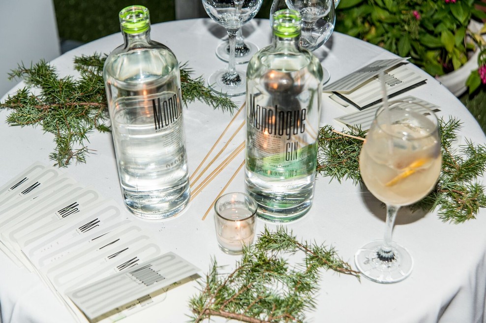 Gin Monologue med osmimi najboljšimi žganimi pijačami sveta! (foto: Promocijski material)