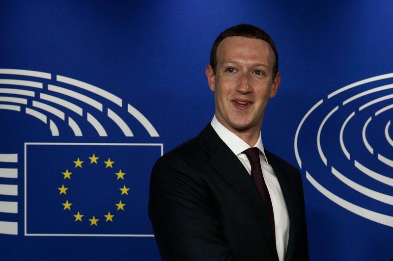 Facebook in Google na podlagi nove uredbe o varstvu podatkov že prejela tožbe v višini 7,6 milijard evrov (foto: Profimedia)