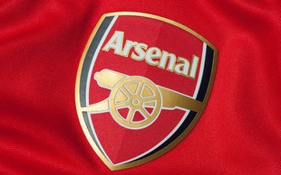 Revna Ruanda pred kritiki brani svoje drago sponzorstvo v Arsenalu