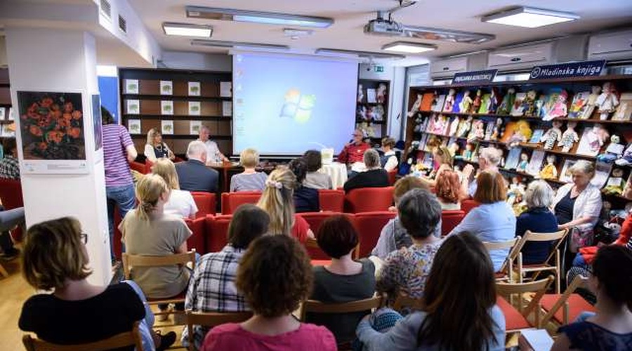 Hudomušne ilustracije Marjana Mančka zbrane v Mančkaradi (foto: Nebojša Tejić/STA)