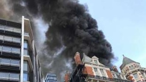V Londonu izbruhnil velik požar