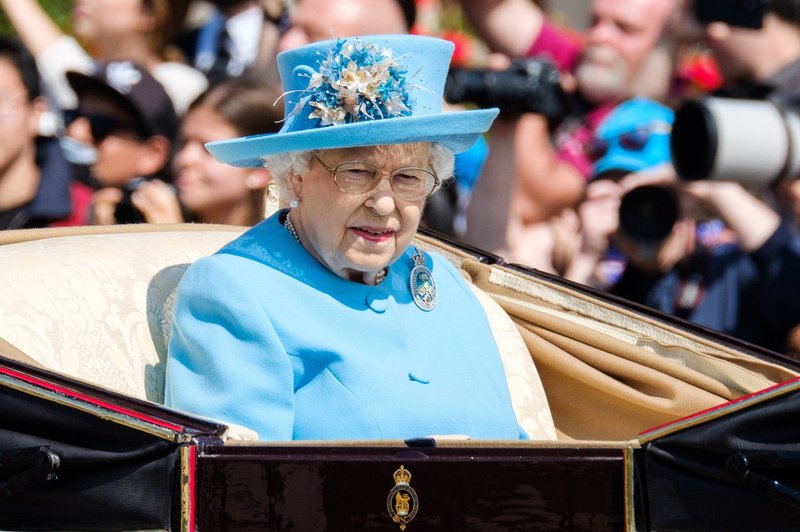 Kraljica Elizabeta II. bo v 93. letu nehala voziti po javnih cestah (foto: Profimedia)