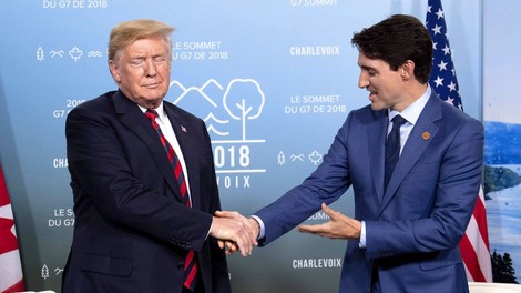 Trump: Macron mu je preveč stisnil roko, Trudeau ga je ujezil, na koncu se je vmešal še papež