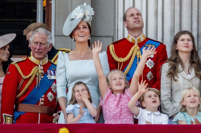 Zakaj princ William na kraljevi paradi ni sedel v kočiji s Kate Middleton? (foto: Profimedia)