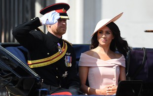 Kate Middleton navdušila, Meghan Markle dobila modne kritike