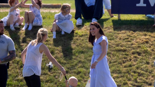 Poletna obleka Kate Middleton o kateri vsi govorijo (foto: Profimedia)