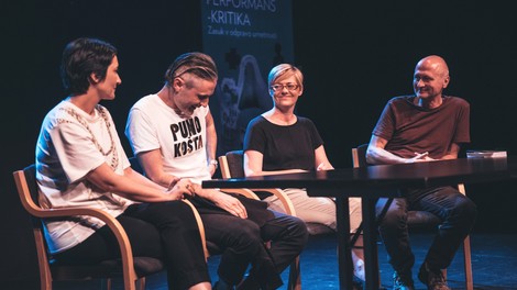 Izšla je knjiga Nenada Jelesijevića Performans-kritika