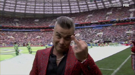 Nastop Robbieja Williamsa na SP-ju v Rusiji je minil čisto v njegovem slogu!