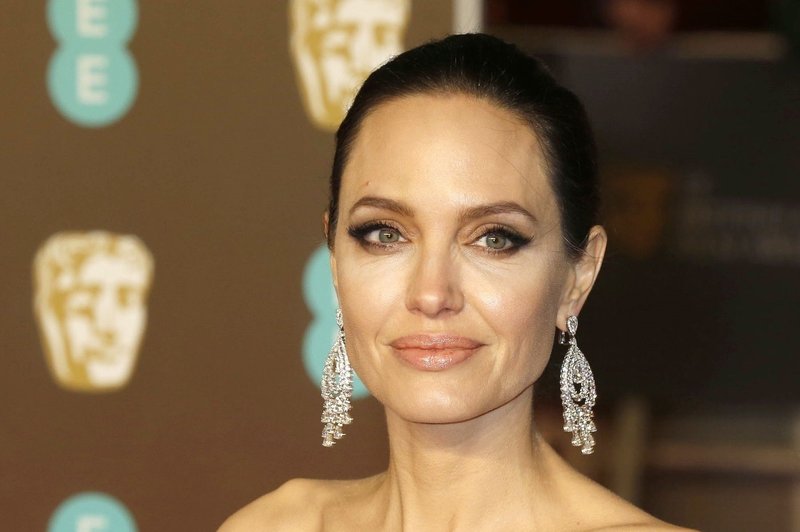 Angelina Jolie dobila vabilo na kraljevo poroko, a je tam nismo videli (foto: Profimedia)