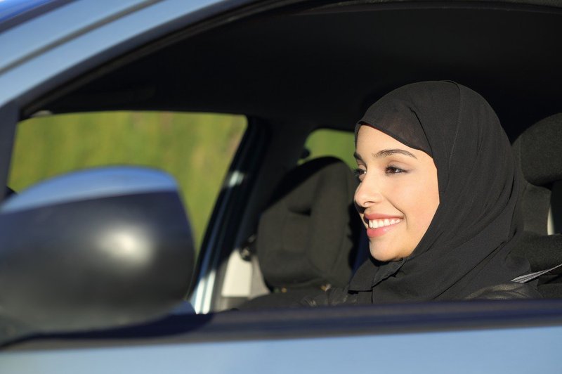 Ženske v Savdski Arabiji po novem lahko vozijo avto, še vedno pa si  ne morejo same izbrati moža! (foto: profimedia)