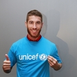 UNICEF-ov ambasador Sergio Ramos presenetil otroke na igrišču