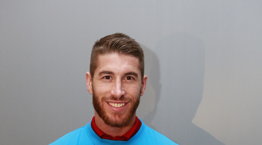 UNICEF-ov ambasador Sergio Ramos presenetil otroke na igrišču (foto: Press)