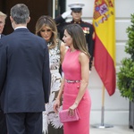 Španska kraljica Letizia blestela, Melania Trump ves čas brezvoljna (foto: Profimedia)
