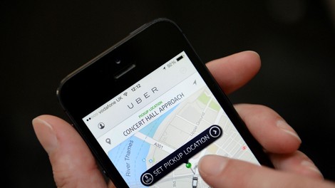 Glede na to, kako držite telefon, lahko aplikacija Uber zazna, če ste vinjeni
