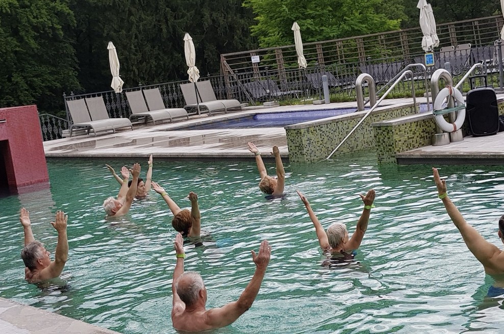 V Rimske terme prihaja inovativna vodna joga. (foto: Rimske terme Press)