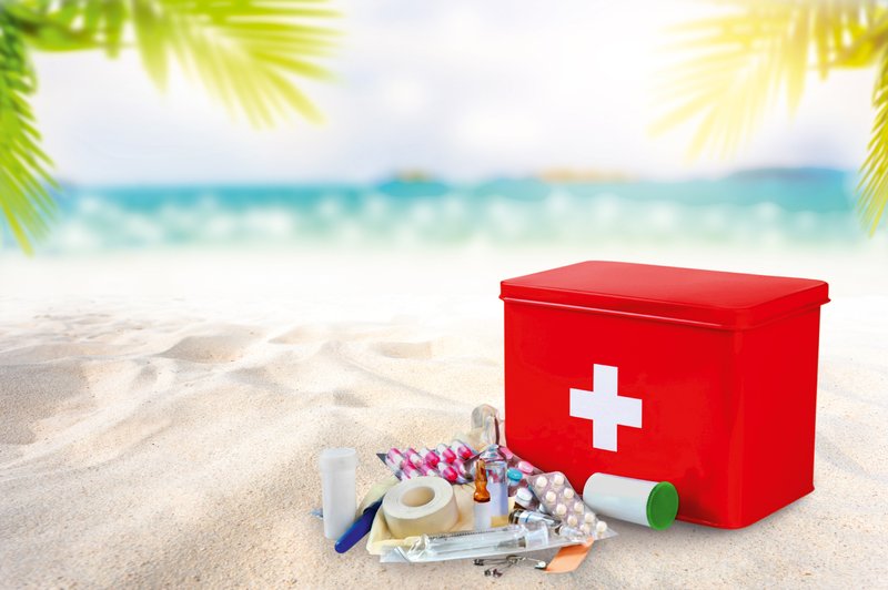 Dopustniški čas: Kaj damo v lekarniško torbo? (foto: Shutterstock)