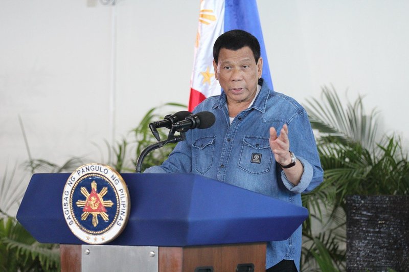 Filipinski predsednik Boga označil za neumnega in za 'dialog' z njim oblikoval posebno komisijo! (foto: profimedia)