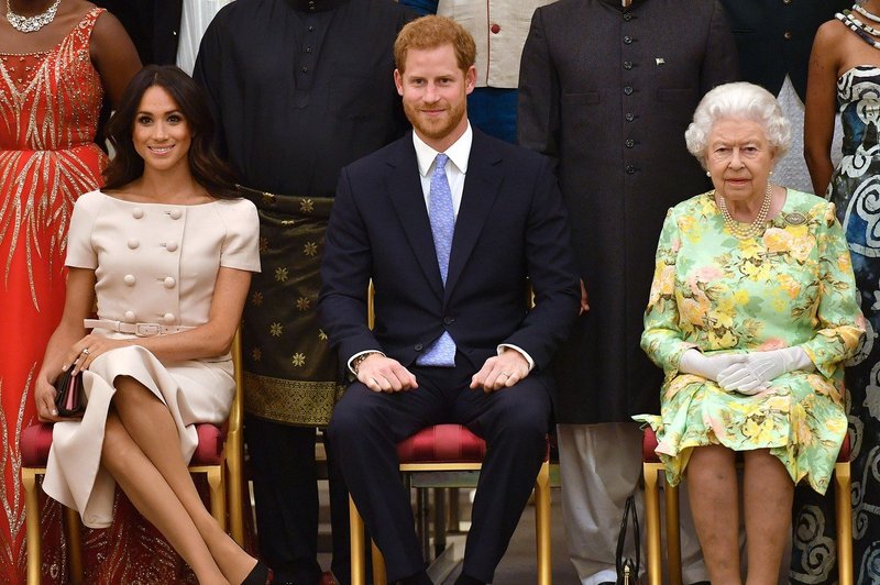Meghan Markle spet napačno prekrižala noge in ujezila kraljico (foto: Profimedia)