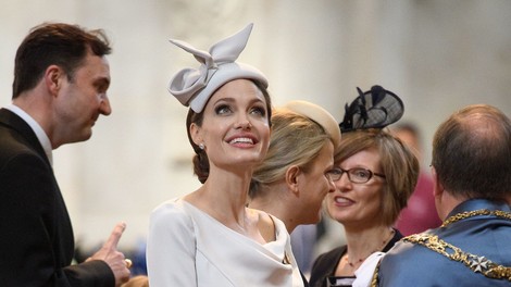 Angelina Jolie bolj elegantna od celotne kraljeve družine