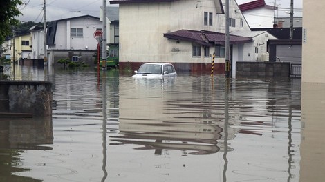 Na Japonskem zaradi obilnega dežja več kot 20 mrtvih in 50 pogrešanih