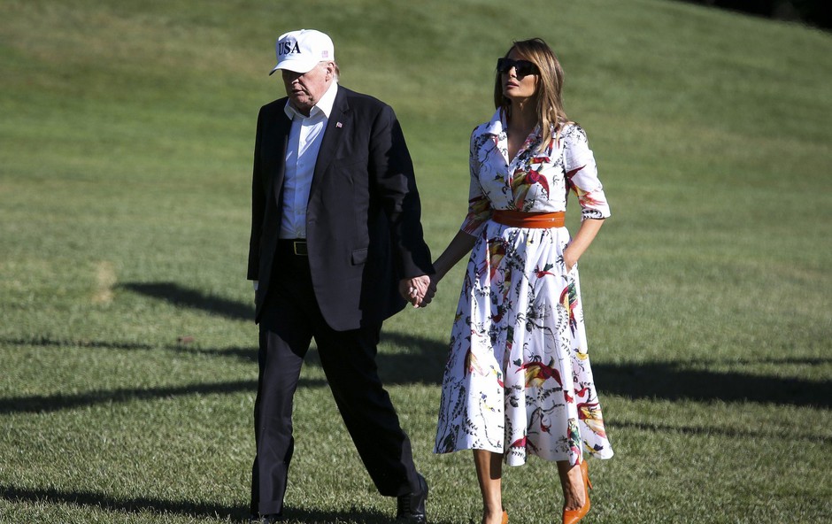 Poletna obleka Melanie Trump, ki je v hipu postala modni hit (foto: Profimedia)