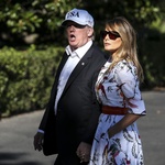 Poletna obleka Melanie Trump, ki je v hipu postala modni hit (foto: Profimedia)