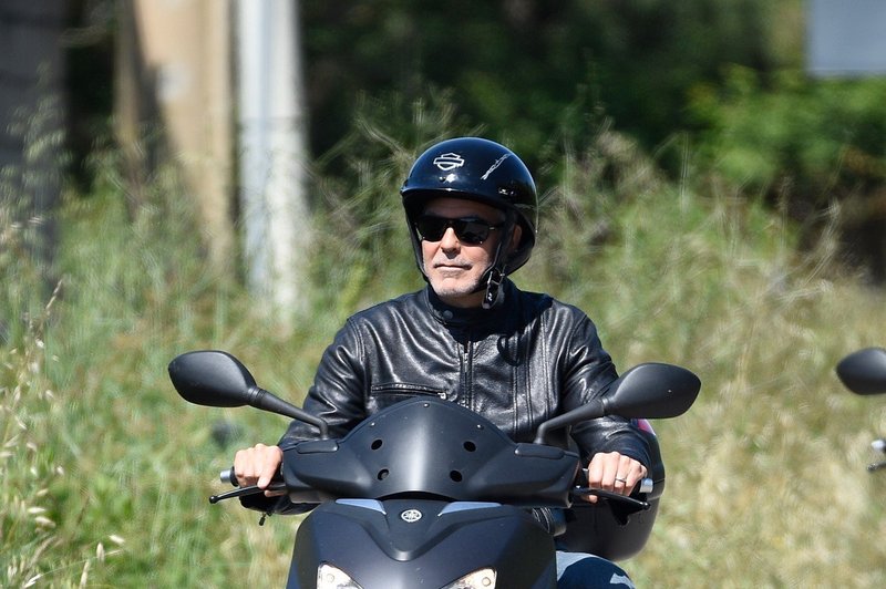 George Clooney doživel prometno nesrečo na Sardiniji (foto: Profimedia)