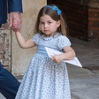 Mala princesa Charlotte je na krstu svojega bratca ukradla vso pozornost