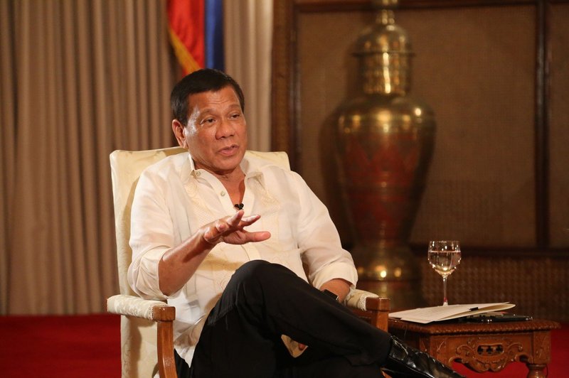 Rodrigo Duterte se je opravičil odpuščajočemu Bogu - a le njemu in nikomur drugemu! (foto: profimedia)
