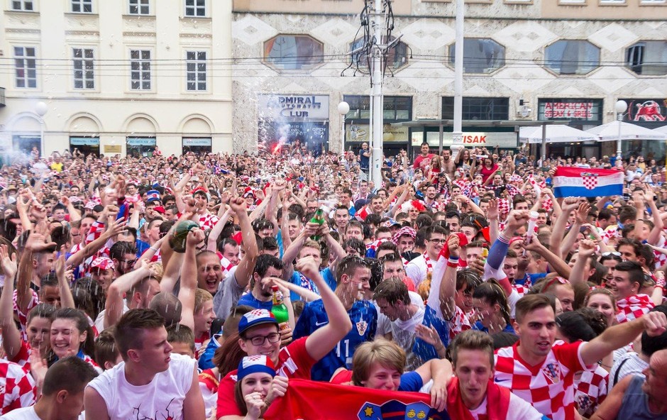 Velika selitev hrvaških navijačev na polfinalno tekmo v Moskvo (foto: profimedia)