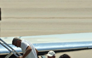 George Clooney po nesreči z motociklom odšepal s Sardinije