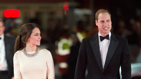 Zakaj morata Kate Middleton in princ William na potovanja vedno vzeti črna oblačila?