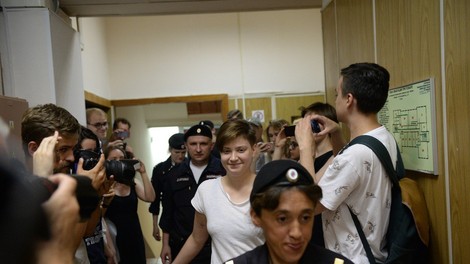 V Moskvi aretirali štiri člane feministične punk skupine Pussy Riot