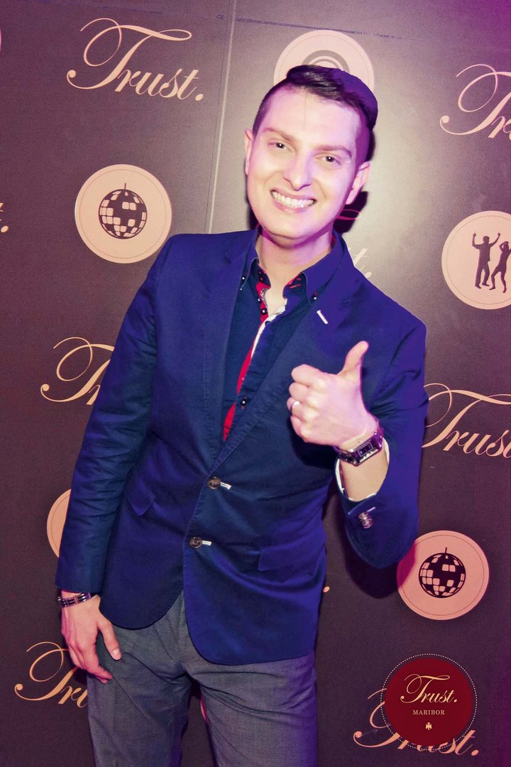 Dan z Damjanom Murkom Vstaja šele ob desetih Domači trači Govori.se