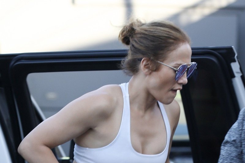 Jennifer Lopez ima zares neverjetne trebušne mišice (foto: Profimedia)