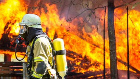 Kalifornijo spet pustošijo požari, najmanj šest mrtvih